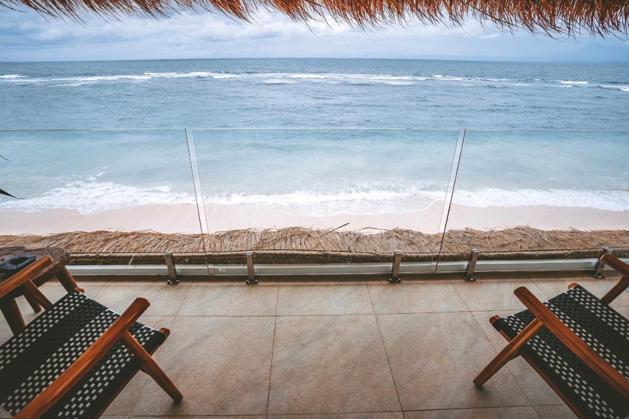 Legends Beachfront Resort Улувату Екстер'єр фото