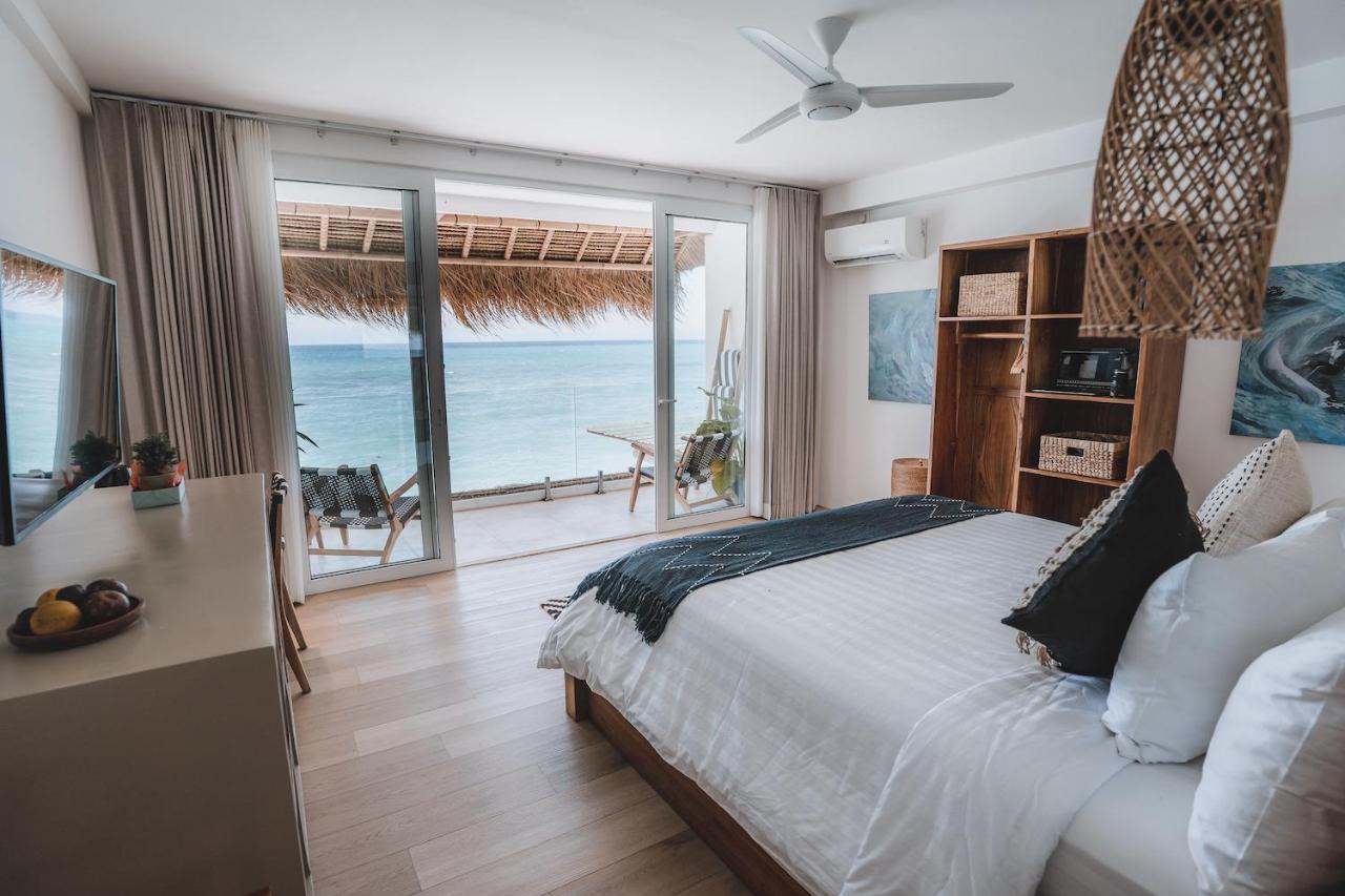 Legends Beachfront Resort Улувату Екстер'єр фото