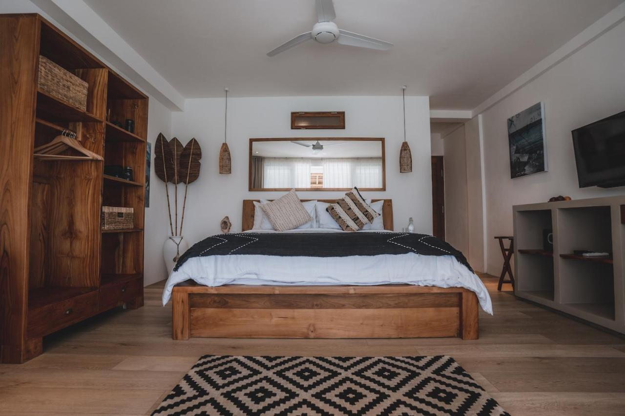 Legends Beachfront Resort Улувату Екстер'єр фото