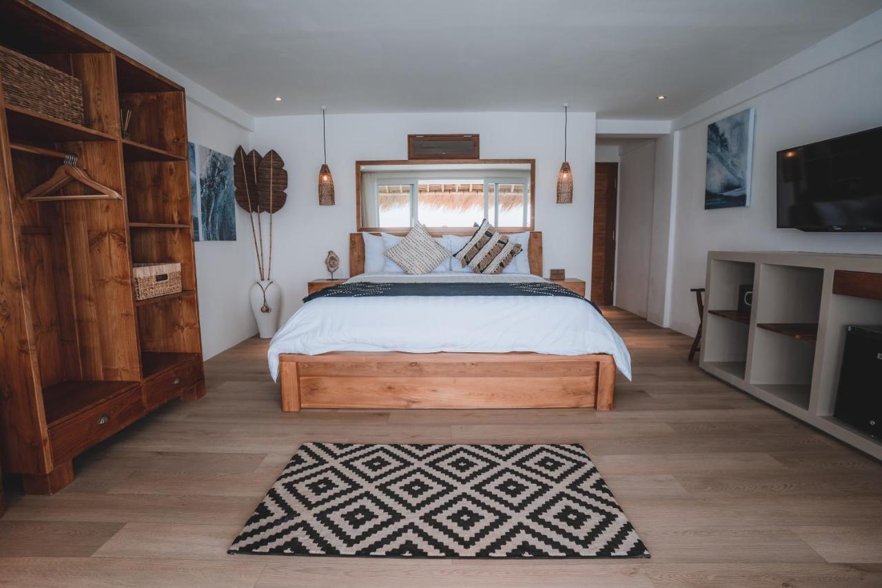 Legends Beachfront Resort Улувату Екстер'єр фото