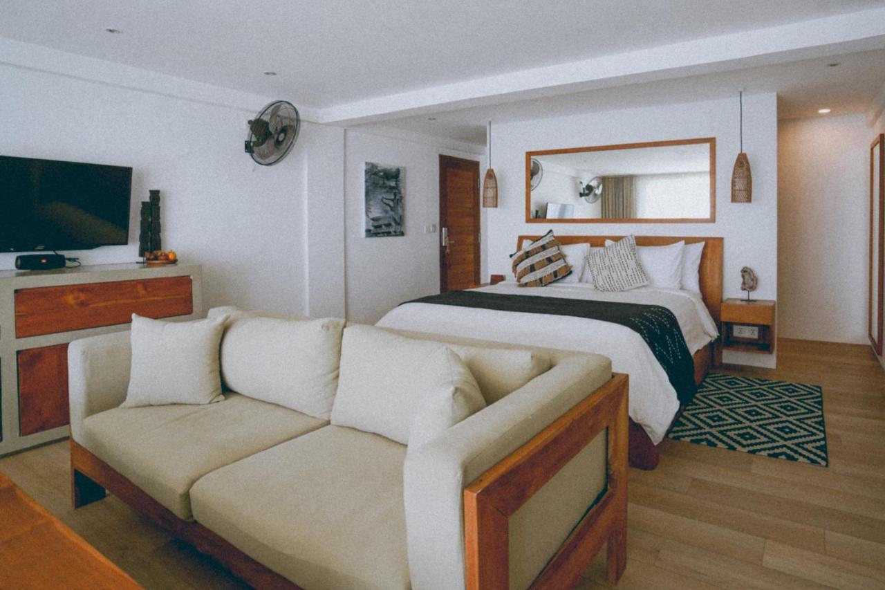 Legends Beachfront Resort Улувату Екстер'єр фото
