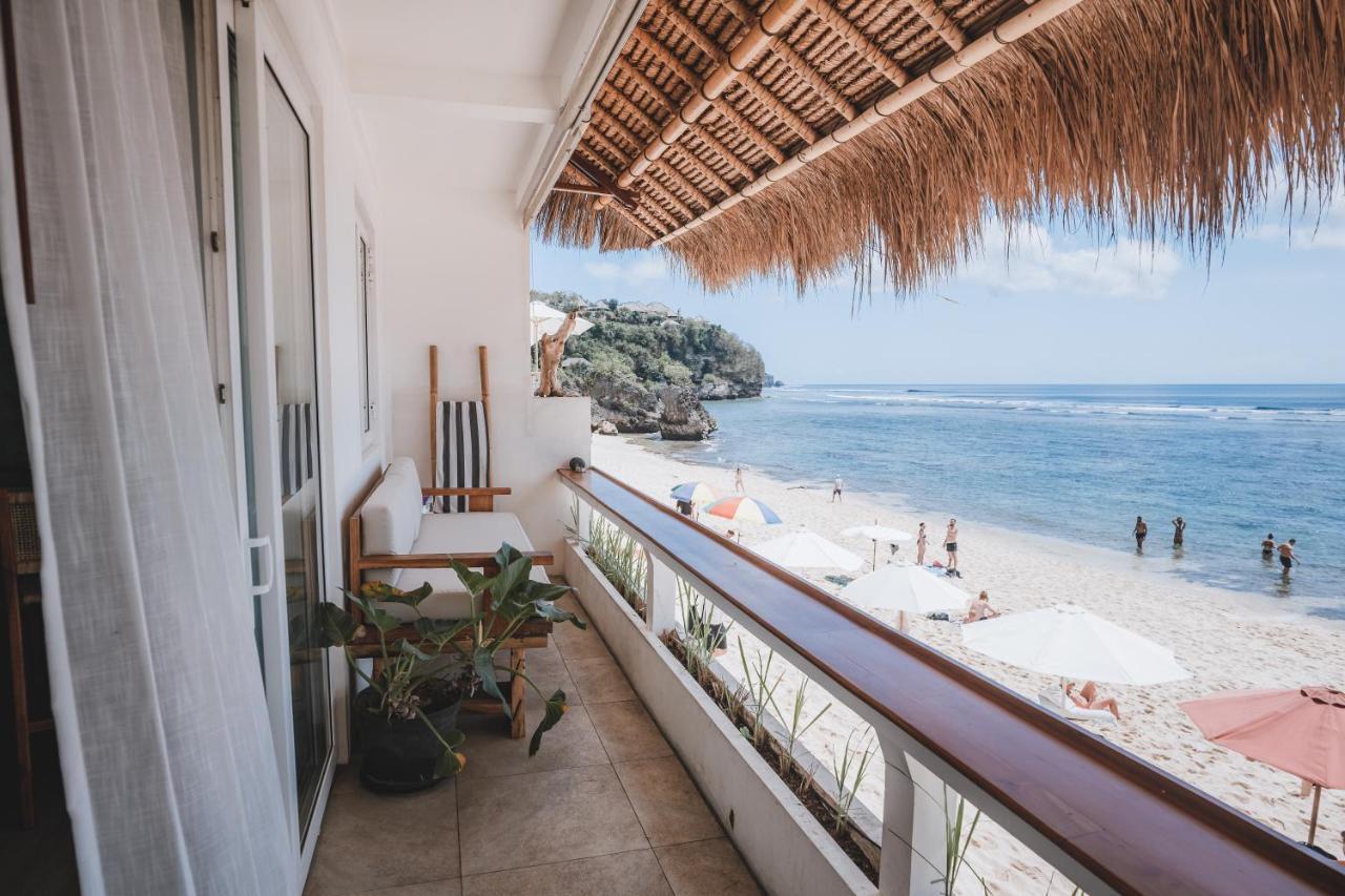 Legends Beachfront Resort Улувату Екстер'єр фото