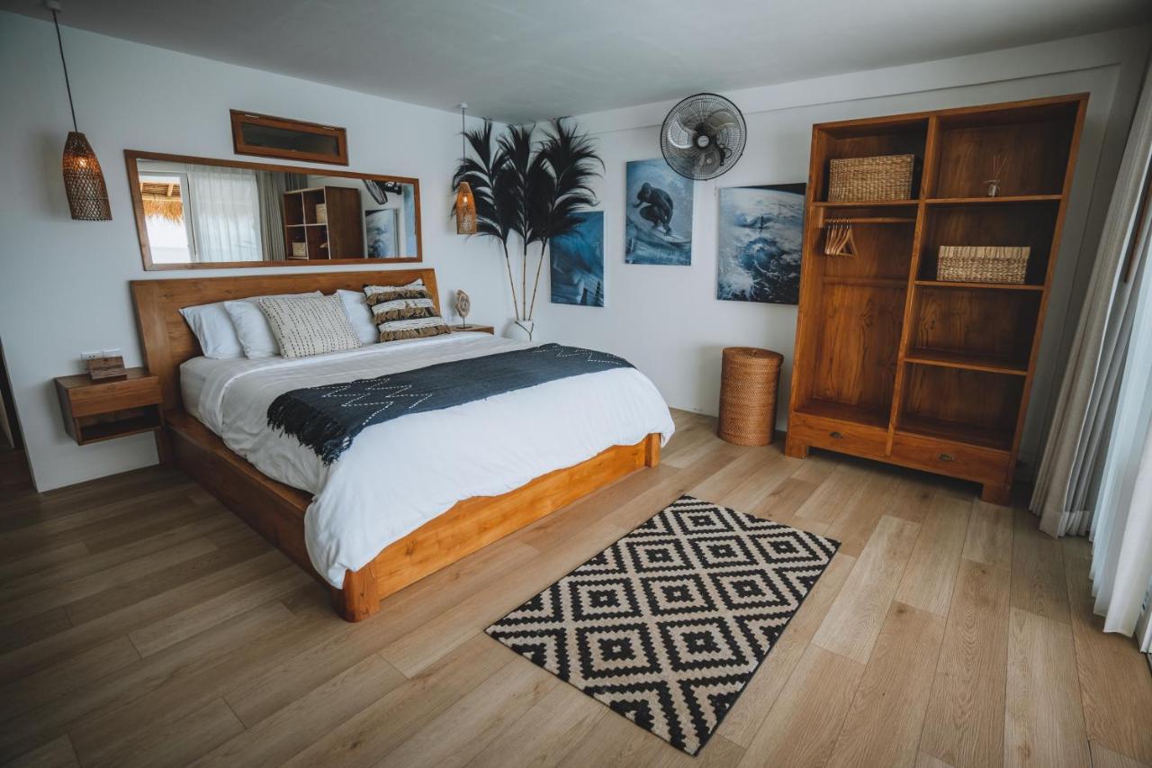 Legends Beachfront Resort Улувату Екстер'єр фото