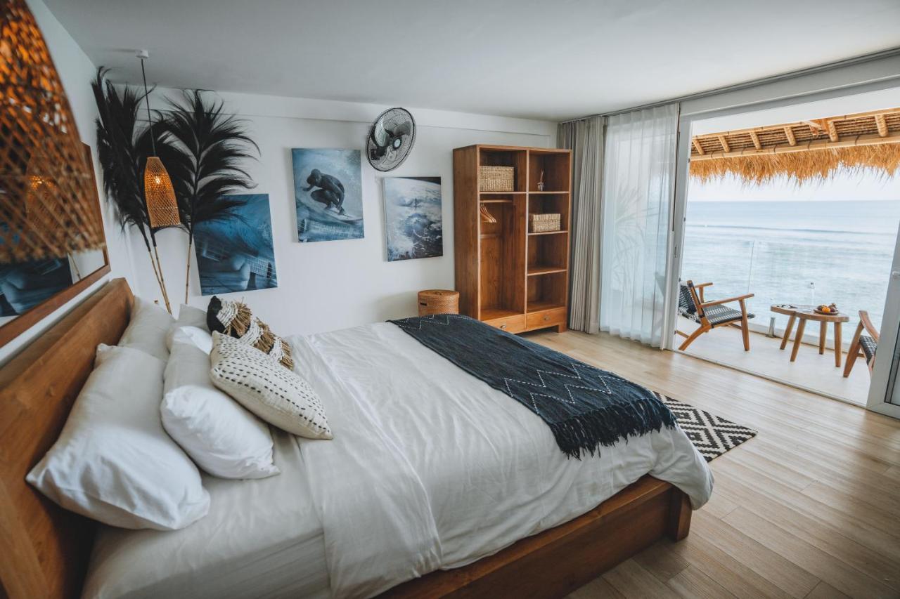 Legends Beachfront Resort Улувату Екстер'єр фото